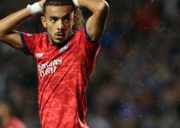 تشيلسي يتعاقد مع جوستو حتى 2030 ويبقيه معاراً في ليون