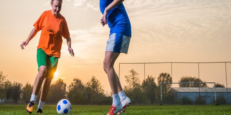 فوائد كرة القدم.. وبخاصة للنساء