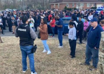 حالتها حرجة.. طفل في السادسة يطلق النار على معلمته في أميركا