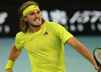 تسيتسيباس يتأهل للدور ثمن النهائي في بطولة أستراليا للتنس