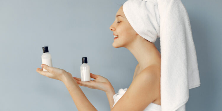 شراب الكولاجين.. هل هو فعلاً إكسير الشباب الجديد؟