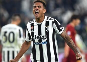 يوفنتوس يجدّد عقد البرازيلي دانيلو