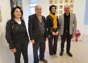 الحياة نبضاً بريشتها