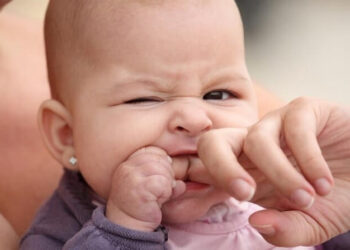 تأخر الطفل في التسنين ؟ كيف أتعامل مع المشكلة ؟