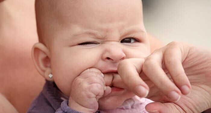 تأخر الطفل في التسنين ؟ كيف أتعامل مع المشكلة ؟