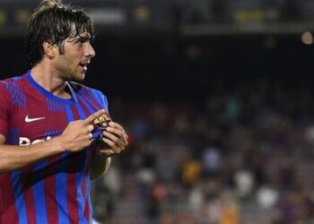 برشلونة يجدد عقد روبيرتو حتى نهاية الموسم القادم