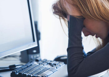 ماذا يحدث لجسمك عندما تتعرض للتوتر أو الإجهاد المستمر؟