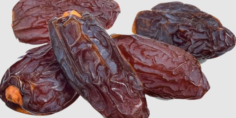 أفضل وقت لتناول التمور والكمية المناسبة