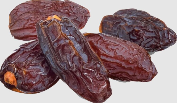 أفضل وقت لتناول التمور والكمية المناسبة