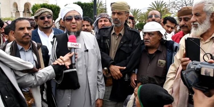 صنعاء ترحب بوفد قبائل محافظة ابين.. وتؤكد ثقتها باستجابة قائد الثورة لمساعي إطلاق سراح فيصل رجب