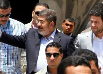 بيان من عائلة محمد مرسي عن محاولة انتحار نجله في السجن