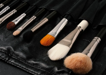 فرش الماكياج أقذر من مقعد المرحاض