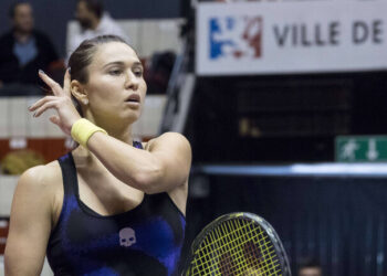 شركة LOT البولندية تمنع روسية من الركوب في مطار القاهرة