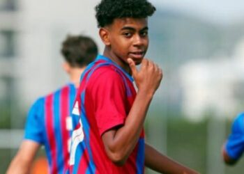 برشلونة يستدعي المغربي لامين يامال إلى التمارين