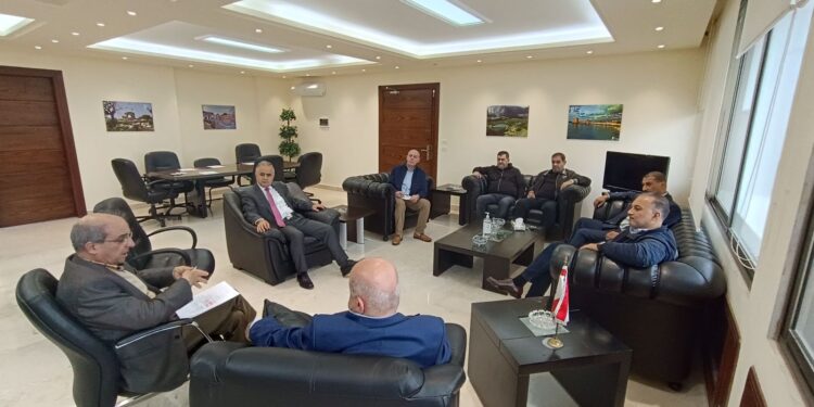 أوضاع الملاعب موضوع اجتماع بين كلاس وحيدر ووفد الأندية