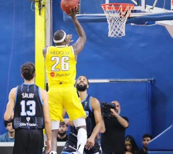 الرياضي يواجه دينامو على أرضه لتتويج مبكر الاثنين