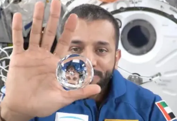 الإمارات.. فيديو مدهش مع رائد الفضاء سلطان النّيادي: الماء في الفضاء لا يشبه نفسه على الأرض..