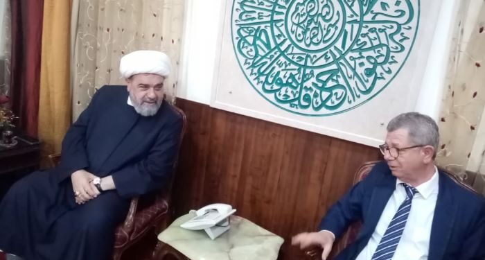 العلامة عبدالله يستقبل الدكتور سعيد ويوافق على رعايته معرض الكتاب العربي التاسع لهلا صور