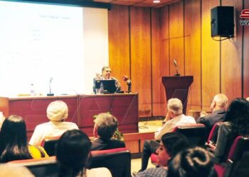 رئيس الاتحاد العربي للمكتبات والمعلومات يحاضر في دور المكتبات وأهميتها بمكتبة الأسد في دمشق