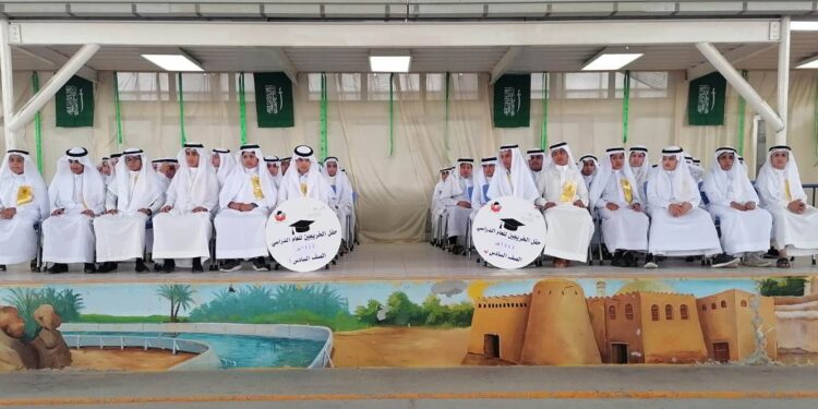 مدرسة ابن الهيثم الابتدائية بالهفوف تحتفل بمتخرجيها