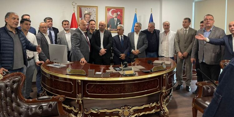 السفير داني الأشقر استقبل السفير العماني ورجال أعمال أتراكاً لتطوير العلاقات التجارية العربية