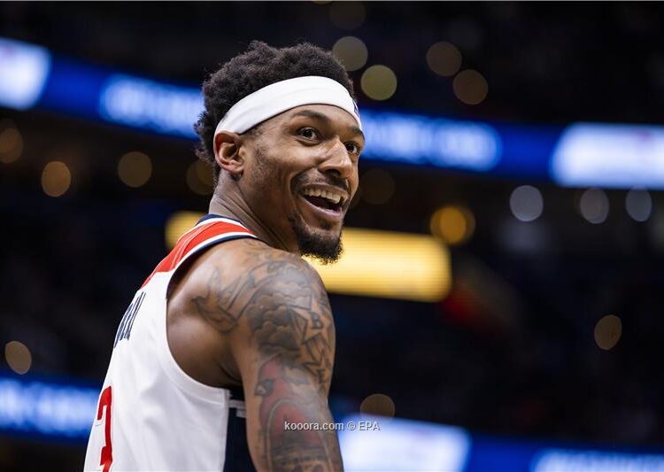 مناقلات كرة السلة الأميركية: برادلي بيل لدورانت وبوكر مع فينيكس صنز