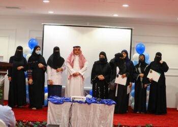 ” النعيرية العام ” يحتفي بمتخرجات الرعاية الحرجة