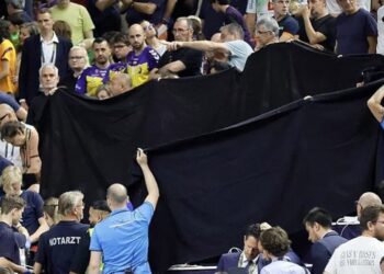 صحافي بولندي يفارق الحياة خلال نهائي أبطال أوروبا بكرة اليد