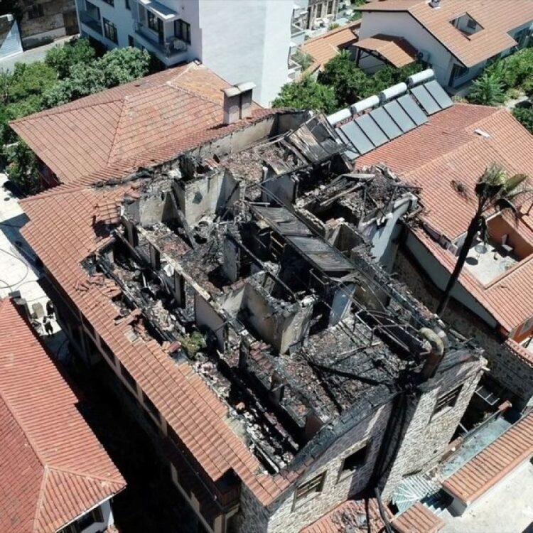 مقتل لبنانيّين في تركيا بحريق فندق أثري.. هكذا وقعت الكارثة