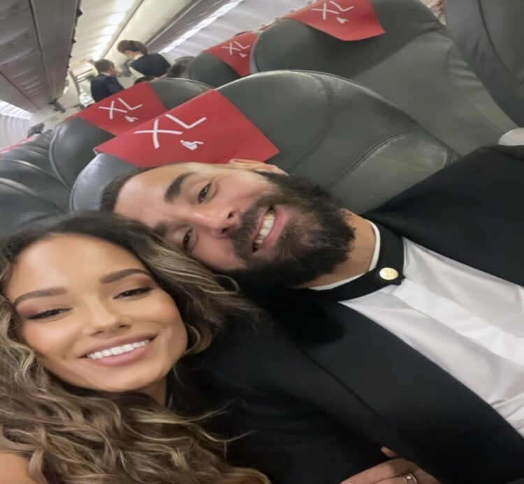 صديقة بنزيما اعتنقت الإسلام قبل دخولها السعودية!