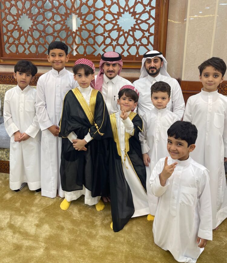 عائلة “الغزال” بالأحساء تحتفل بعيد الأضحى المبارك