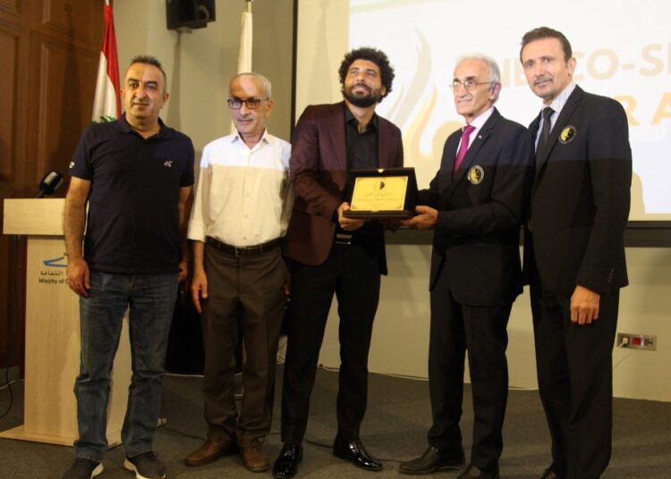 نقابة الممثلين كرمت الممثل والمخرج قاسم إسطنبولي لنيله جائزة اليونسكو الشارقة للثقافة العربية