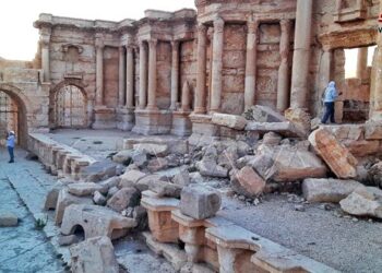 مشروع ترميم واجهة مسرح تدمر الأثري يبدأ المرحلة الأولى