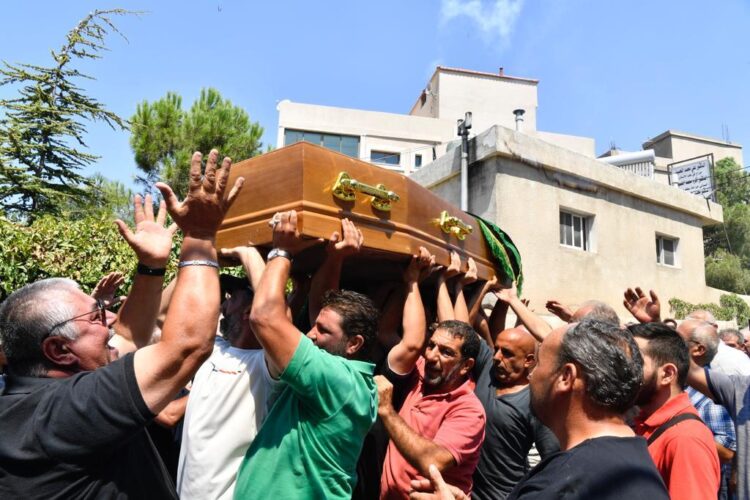 محور السبت34 من حرمون: عالم الصحافة والسياسة والفكر والإعلام شيّع العلم الباسق طلال سلمان بزحف مهيب في شمسطار