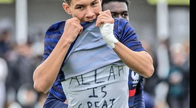 فضيحة للمنتخب الفرنسي: استبعاد لاعب بسبب عبارة “الله أكبر”