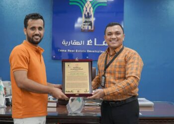 اليمن.. نظير المشاريع الوطنية ودورها في الاقتصاد والتنمية ودعم المجتمع.. شركة إنماء العقارية تفوز بدرع التنمية الإعلامي