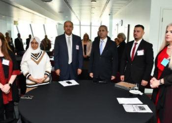 بهية ابو حمد وقعت “شربل بعيني منارة الحرف” في البرلمان الفيدرالي في كانبيرا