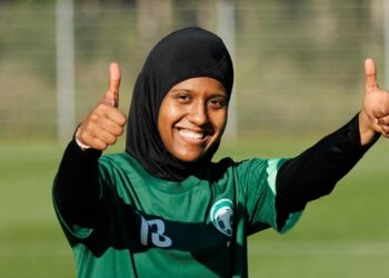 الأهلي السعودي يعزّز فريقه باللاعبة رغد مخيزن.. من تكون؟