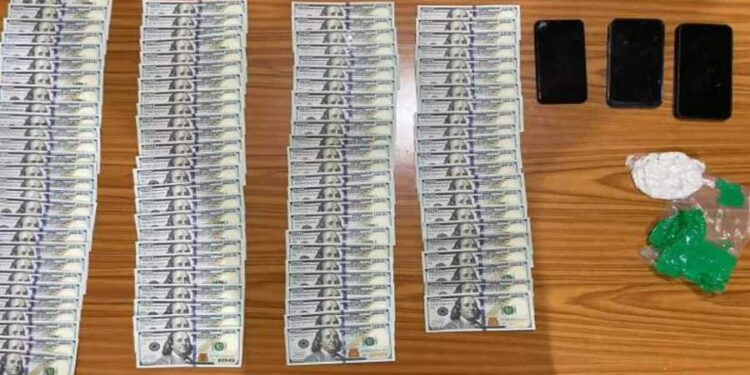 #لبنان..مخدّرات ودولارات مزيّفة ضبطها حاجز ضهر البيدر بحوزة شخصين