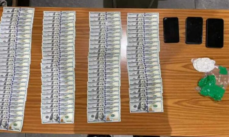 #لبنان..مخدّرات ودولارات مزيّفة ضبطها حاجز ضهر البيدر بحوزة شخصين