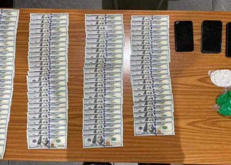 #لبنان..مخدّرات ودولارات مزيّفة ضبطها حاجز ضهر البيدر بحوزة شخصين