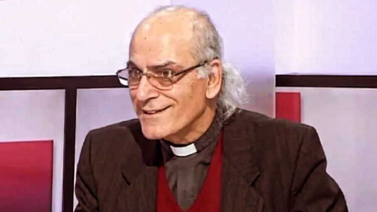 كسرواني جثة في حديقة منزله