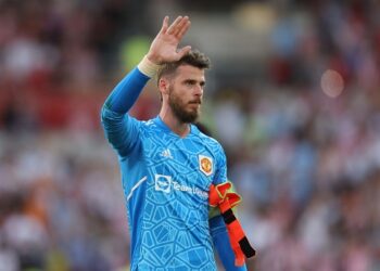 الخلافات قد تقود دي خيا للاعتزال!