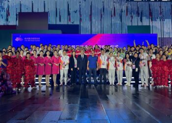 لبنان بـ”غوانزو” 2023 وحاملا العلم..