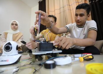 روبوت إنقاذ فلسطيني للبحث تحت الأنقاض