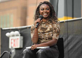 استقالت او أقيلت من “نيويورك تايمز”.. بعد اتهامها “إسرائيل”؟