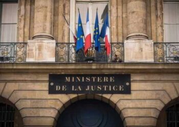 #فرنسا_ الحكم على وزير العدل بالسجن … والسبب ؟