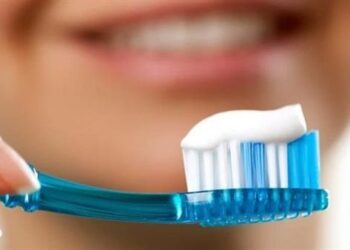 خبراء يحذرون من فيروس قاتل ينتقل عن طريق فرشاة الأسنان