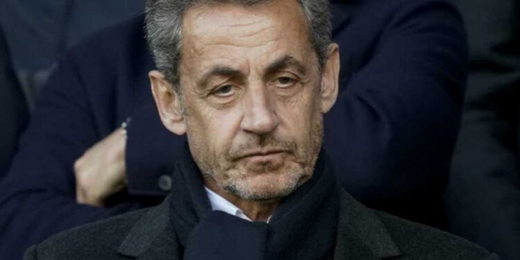 #فرنسا_ النيابة الفرنسية: السجن سنة لساركوزي بتهمة تجاوز سقف الإنفاق