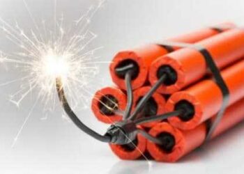 #لبنان.. متفجرات وعتاد عسكري.. مطلوب يفارق الحياة بعد محاصرته من قبل “أمن الدولة